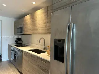 Propiedad en alquiler con 1 dormitorio y 1.5 baños en Miami