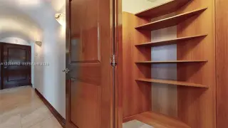 Propiedad en alquiler con 5 habitaciones y 3.5 baños en Miami Beach