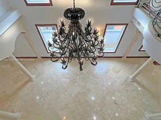 Propiedad en alquiler con 5 habitaciones y 3.5 baños en Miami Beach
