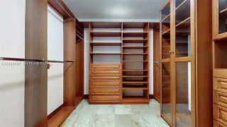 Propiedad en alquiler con 5 habitaciones y 3.5 baños en Miami Beach