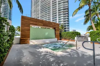 Propiedad en alquiler con 2 habitaciones y 2 baños en Miami