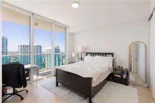 Propiedad en alquiler con 3 habitaciones y 2.5 baños en Miami