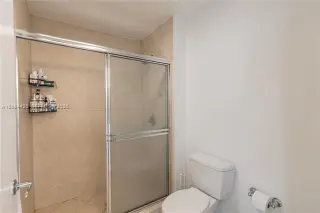 Propiedad en alquiler con 3 habitaciones y 2.5 baños en Miami