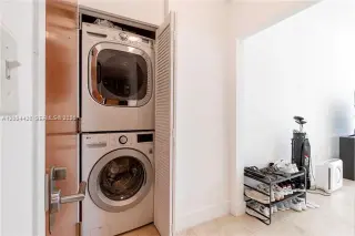 Propiedad en alquiler con 3 habitaciones y 2.5 baños en Miami