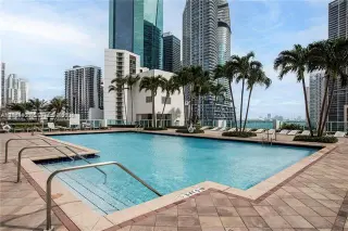 Propiedad en alquiler con 3 habitaciones y 2.5 baños en Miami