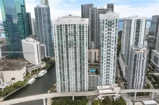 Propiedad en alquiler con 3 habitaciones y 2.5 baños en Miami