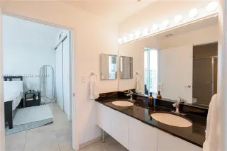 Propiedad en alquiler con 3 habitaciones y 2.5 baños en Miami