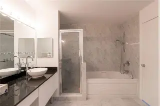 Propiedad en alquiler con 3 habitaciones y 2.5 baños en Miami