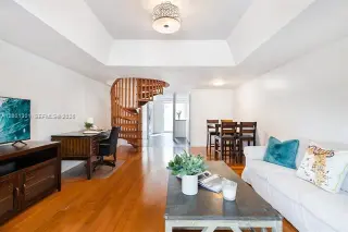 Propiedad en alquiler con 1 dormitorio y 1.5 baños en Miami Beach