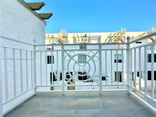 Propiedad en alquiler con 1 dormitorio y 1.5 baños en Miami Beach