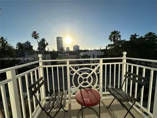 Propiedad en alquiler con 1 dormitorio y 1.5 baños en Miami Beach