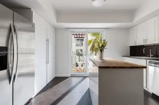Propiedad en alquiler con 1 dormitorio y 1.5 baños en Miami Beach