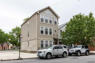 Propiedad en alquiler con 4 habitaciones y 2.5 baños en Chicago