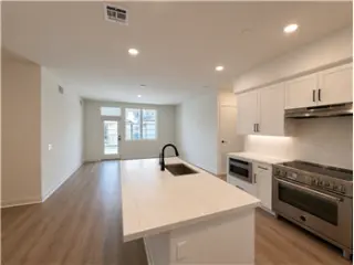 Propiedad en alquiler con 2 habitaciones y 2.5 baños en Huntington Beach
