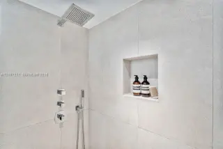 Propiedad en alquiler con 1 dormitorio y 1 baño en Miami Beach
