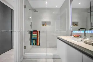 Propiedad en alquiler con 2 habitaciones y 2 baños en Miami