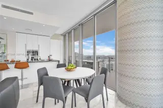 Propiedad en alquiler con 2 habitaciones y 2 baños en Miami