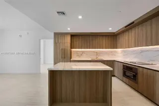 Propiedad en alquiler con 3 habitaciones y 3 baños en Miami
