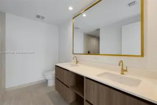 Propiedad en alquiler con 3 habitaciones y 3 baños en Miami
