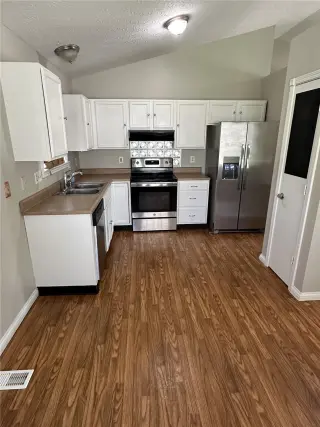 Propiedad en alquiler con 3 habitaciones y 2 baños en Burlington