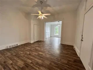 Propiedad en alquiler con 2 habitaciones y 1 baño en Toronto