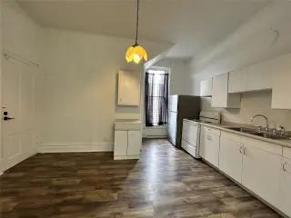 Propiedad en alquiler con 2 habitaciones y 1 baño en Toronto