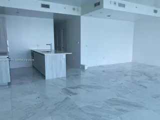 Propiedad en alquiler con 2 habitaciones y 3 baños en Miami