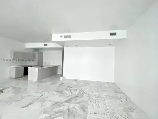 Propiedad en alquiler con 2 habitaciones y 3 baños en Miami