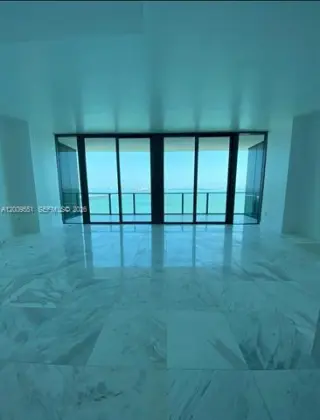 Propiedad en alquiler con 2 habitaciones y 3 baños en Miami