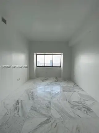 Propiedad en alquiler con 2 habitaciones y 3 baños en Miami