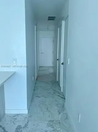 Propiedad en alquiler con 2 habitaciones y 3 baños en Miami