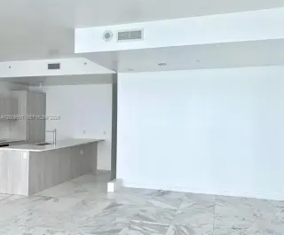 Propiedad en alquiler con 2 habitaciones y 3 baños en Miami