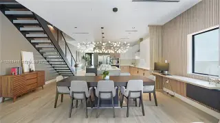 Propiedad en alquiler con 3 habitaciones y 2.5 baños en Miami