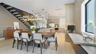 Propiedad en alquiler con 3 habitaciones y 2.5 baños en Miami