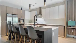 Propiedad en alquiler con 3 habitaciones y 2.5 baños en Miami