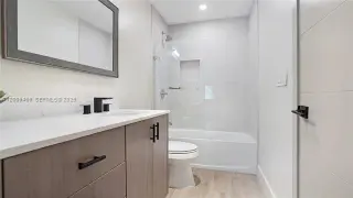 Propiedad en alquiler con 3 habitaciones y 2.5 baños en Miami