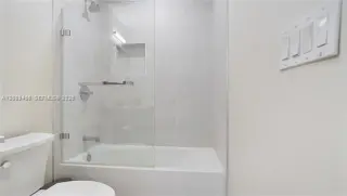 Propiedad en alquiler con 3 habitaciones y 2.5 baños en Miami