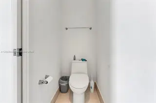 Propiedad en alquiler con 1 dormitorio y 1.5 baños en Miami