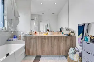 Propiedad en alquiler con 1 dormitorio y 1.5 baños en Miami