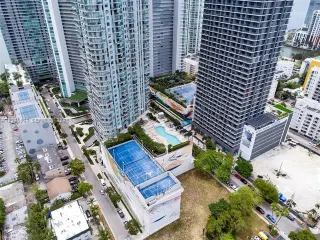 Propiedad en alquiler con 1 dormitorio y 1.5 baños en Miami