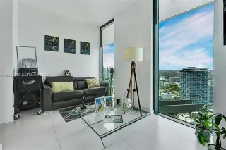 Propiedad en alquiler con 1 dormitorio y 1.5 baños en Miami