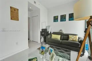 Propiedad en alquiler con 1 dormitorio y 1.5 baños en Miami