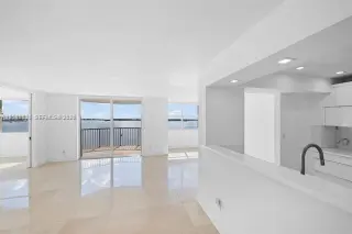 Propiedad en alquiler con 3 habitaciones y 2 baños en Miami