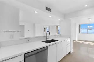 Propiedad en alquiler con 3 habitaciones y 2 baños en Miami