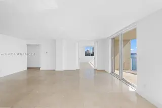 Propiedad en alquiler con 3 habitaciones y 2 baños en Miami