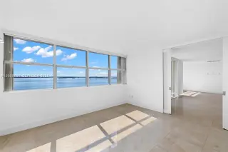 Propiedad en alquiler con 3 habitaciones y 2 baños en Miami