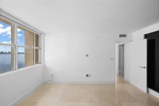 Propiedad en alquiler con 3 habitaciones y 2 baños en Miami