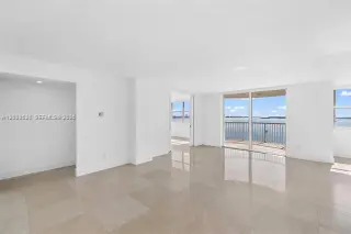 Propiedad en alquiler con 3 habitaciones y 2 baños en Miami