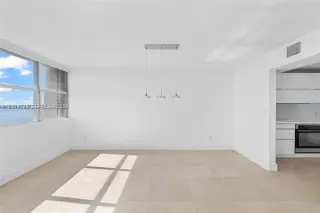Propiedad en alquiler con 3 habitaciones y 2 baños en Miami