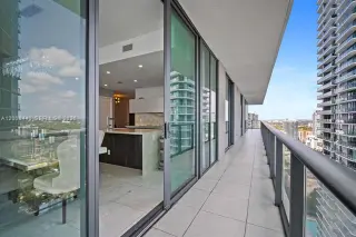 Propiedad en alquiler con 3 habitaciones y 3 baños en Miami